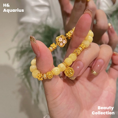 Butter Honey Amber Bracelet with Rabbit Charm, Minimalist Crystal Healing Beads, Cute Aesthetic Jewelry for Women