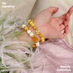 Butter Honey Amber Bracelet with Rabbit Charm, Minimalist Crystal Healing Beads, Cute Aesthetic Jewelry for Women