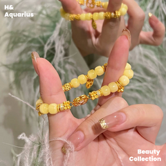 Butter Honey Amber Bracelet with Rabbit Charm, Minimalist Crystal Healing Beads, Cute Aesthetic Jewelry for Women