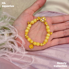 Butter Honey Amber Bracelet with Rabbit Charm, Minimalist Crystal Healing Beads, Cute Aesthetic Jewelry for Women