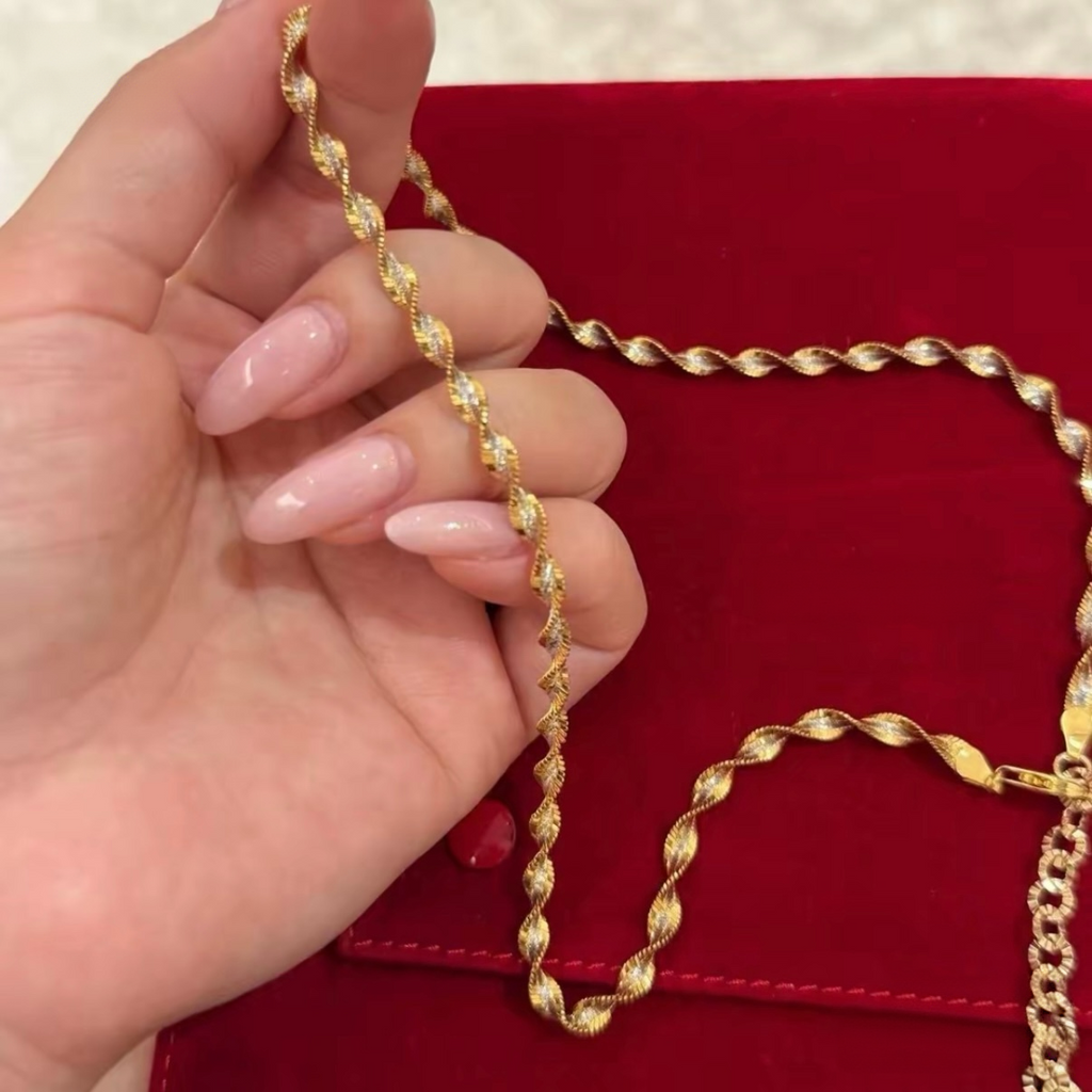 Two-Tone Ripple Twist Necklace