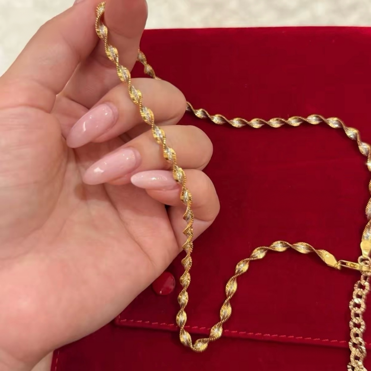 Two-Tone Ripple Twist Necklace