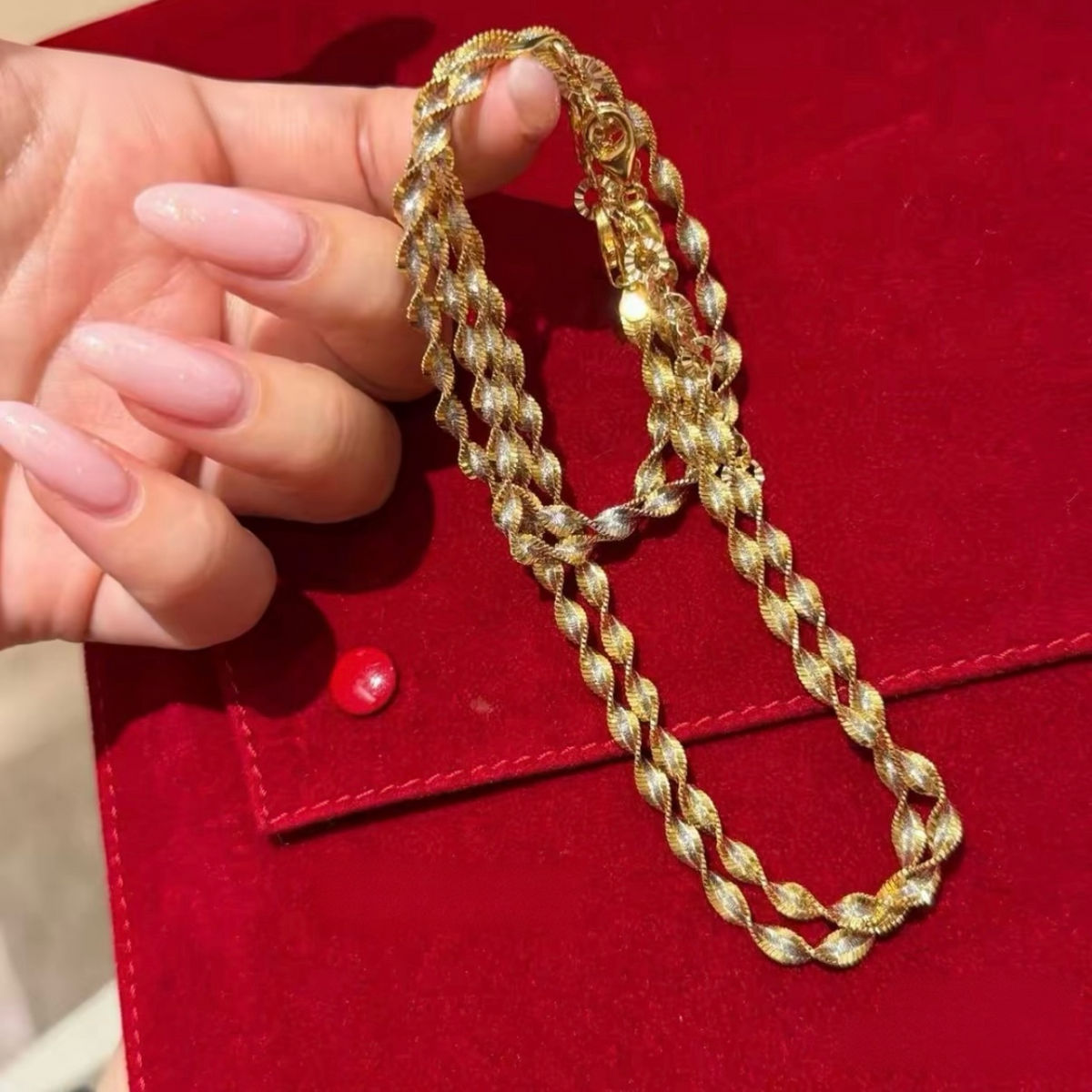 Two-Tone Ripple Twist Necklace