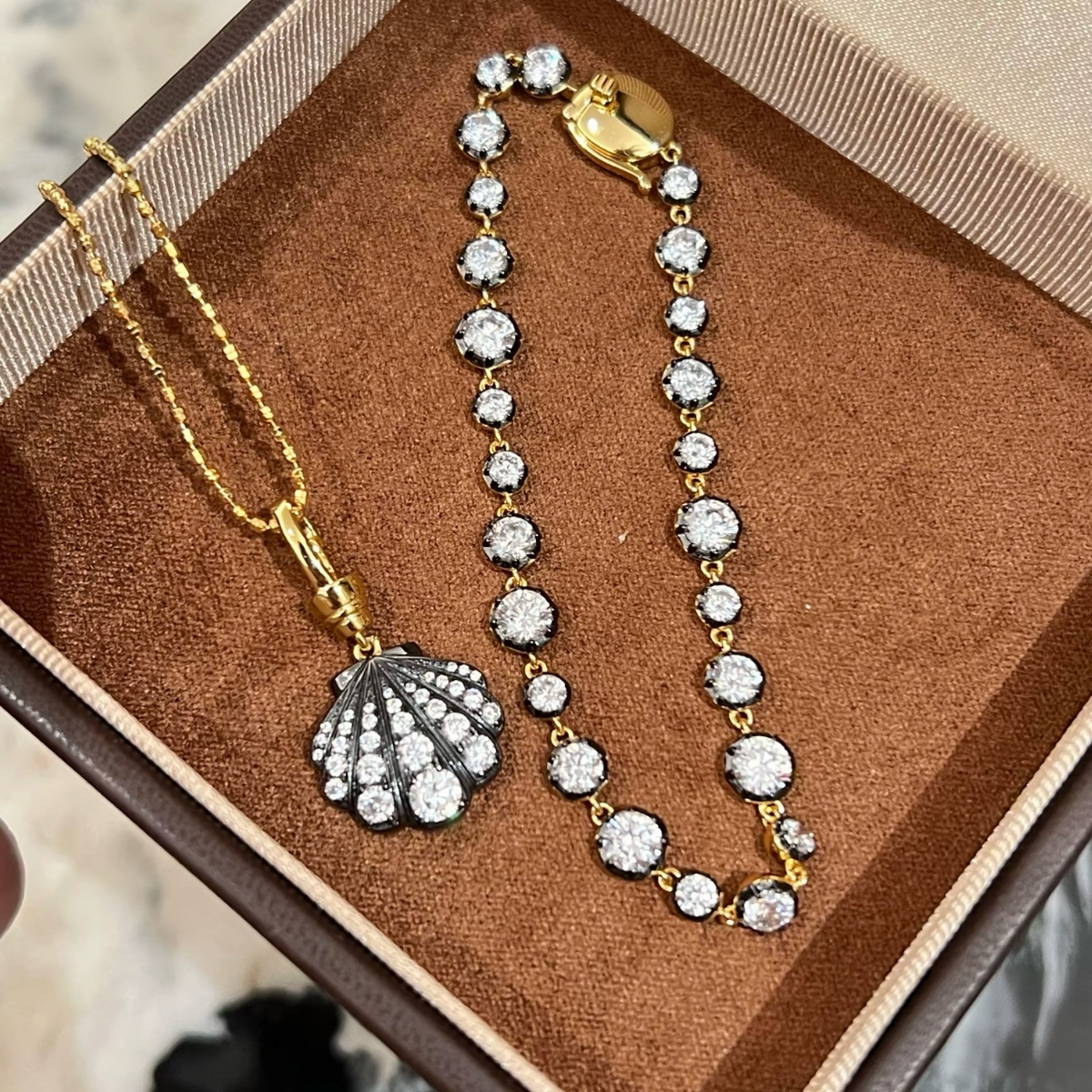 Radiant Scallop Shell Pendant Necklace
