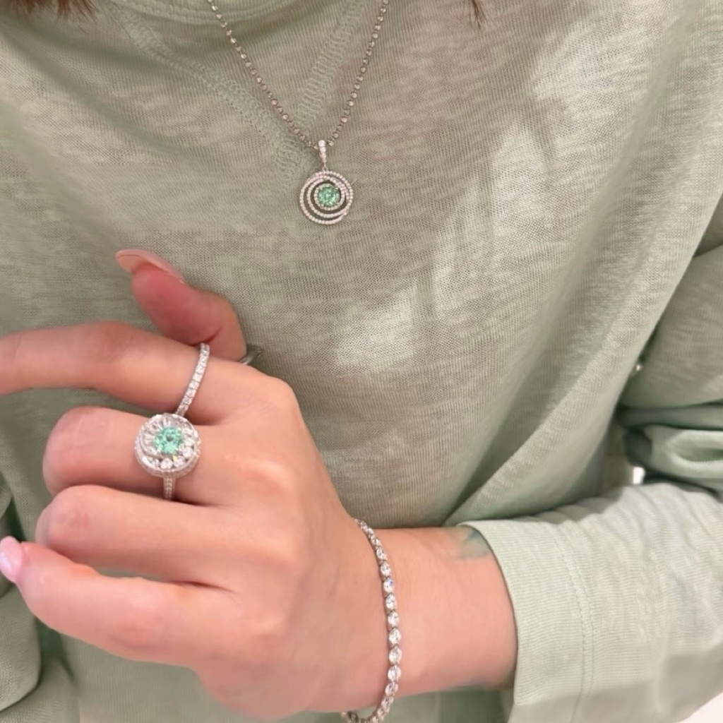 Mint Mambo Orbit Pendant