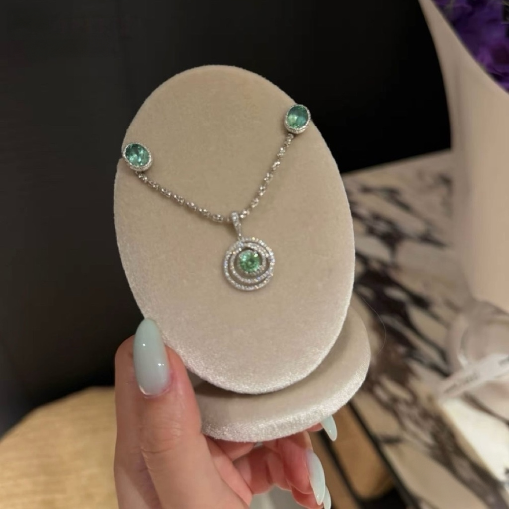 Mint Mambo Orbit Pendant
