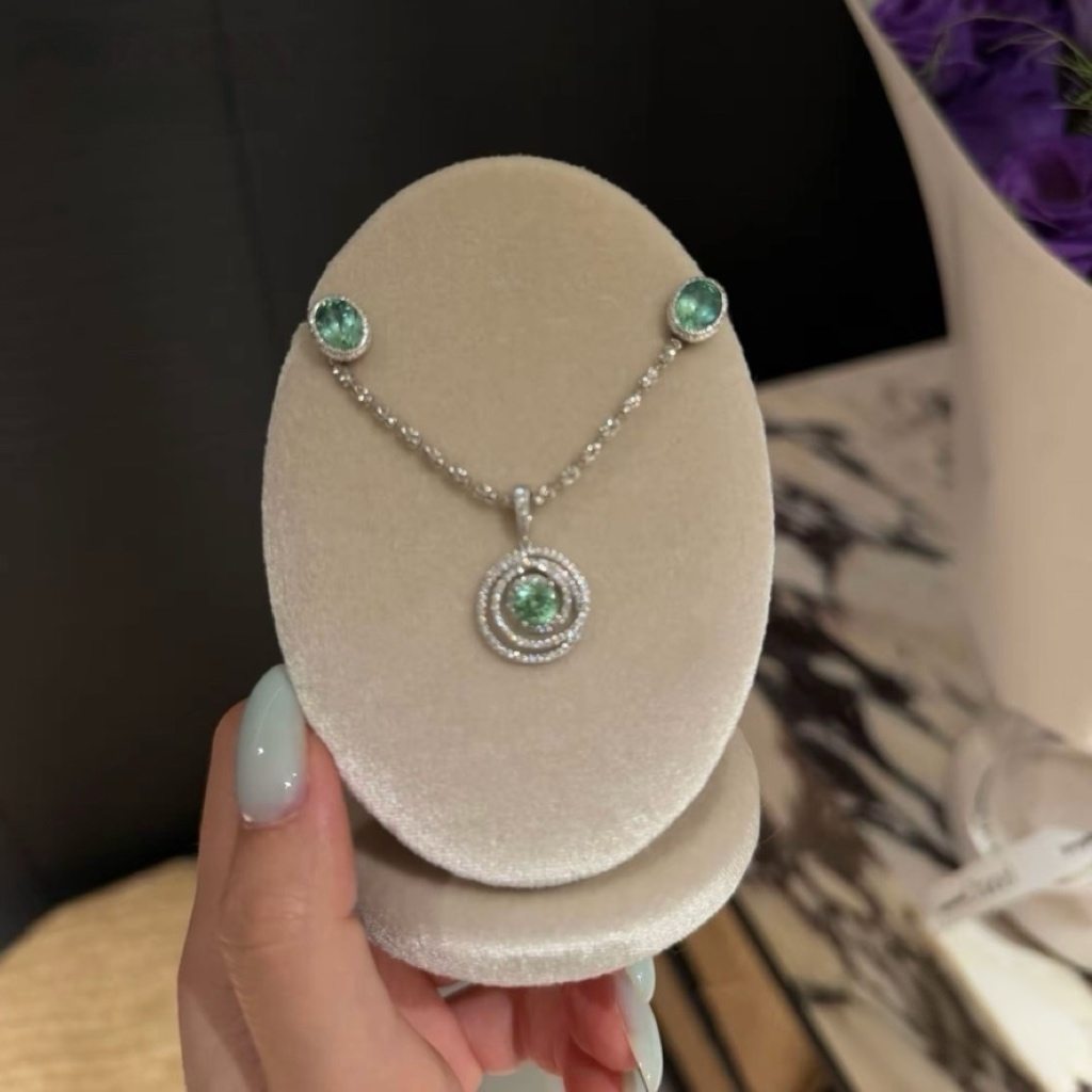 Mint Mambo Orbit Pendant