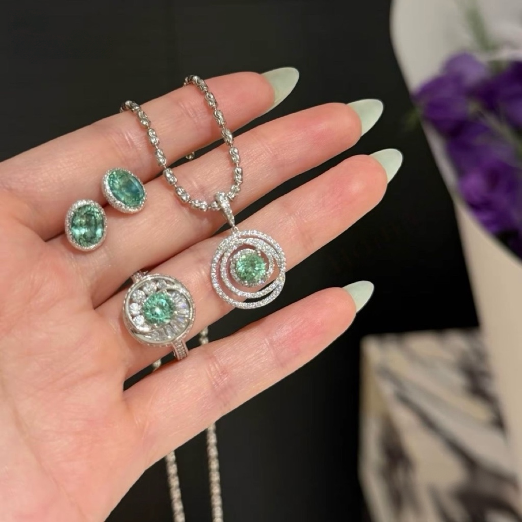 Mint Mambo Orbit Pendant