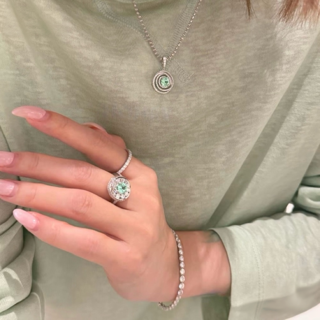 Mint Mambo Orbit Pendant