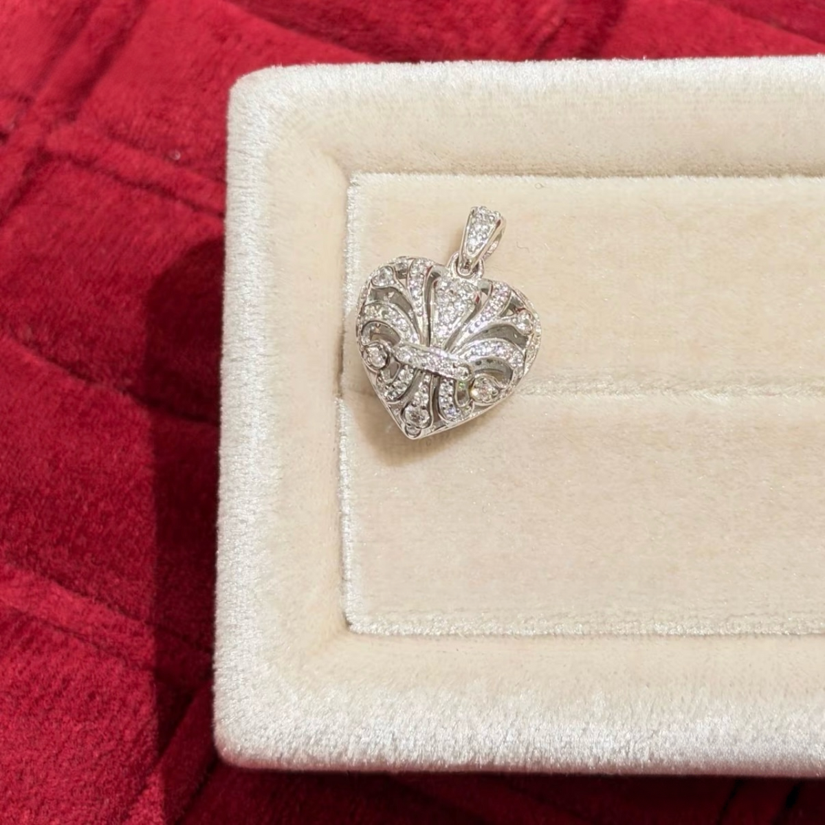 Silver Fleur-de-Lis Heart Pendant