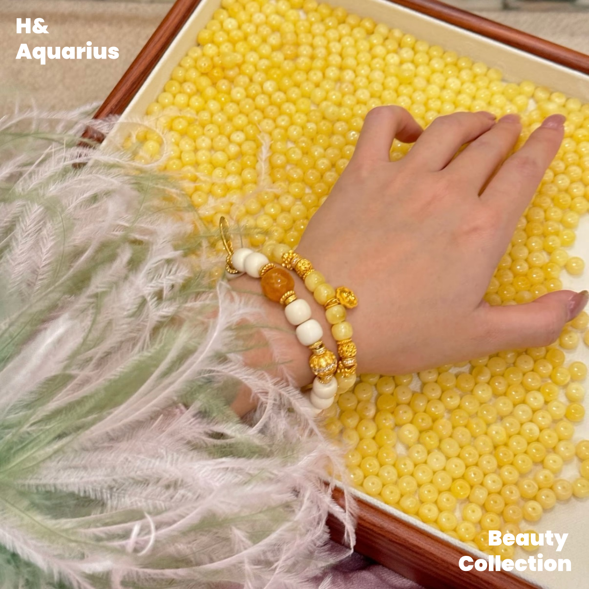 Butter Honey Amber Bracelet with Rabbit Charm, Minimalist Crystal Healing Beads, Cute Aesthetic Jewelry for Women