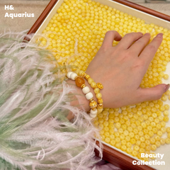 Butter Honey Amber Bracelet with Rabbit Charm, Minimalist Crystal Healing Beads, Cute Aesthetic Jewelry for Women