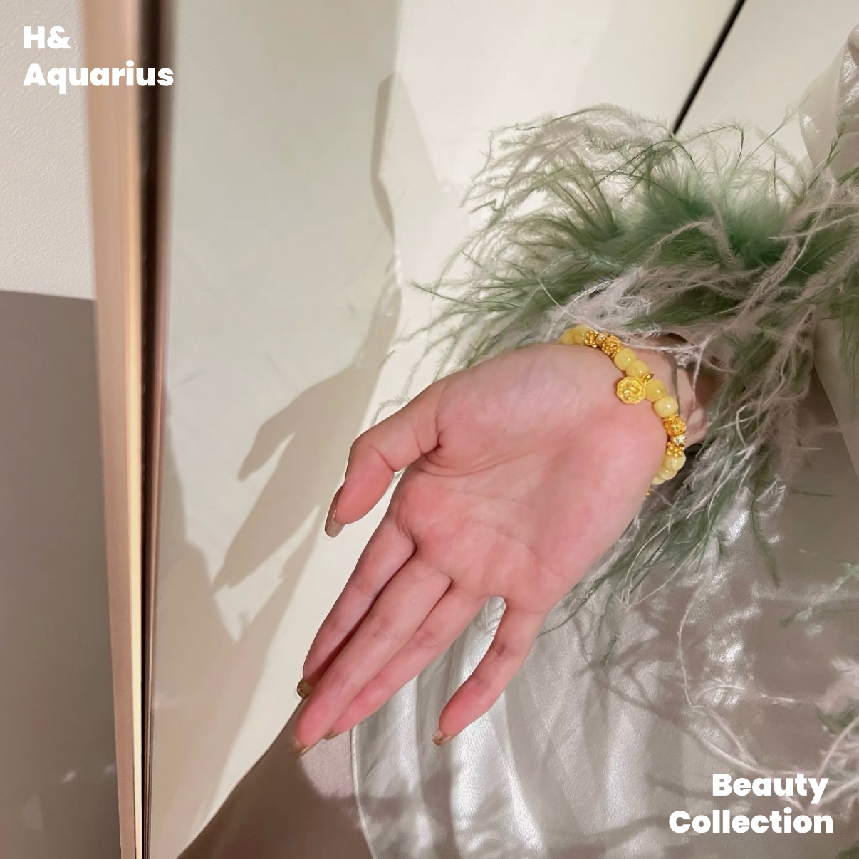 Butter Honey Amber Bracelet with Rabbit Charm, Minimalist Crystal Healing Beads, Cute Aesthetic Jewelry for Women