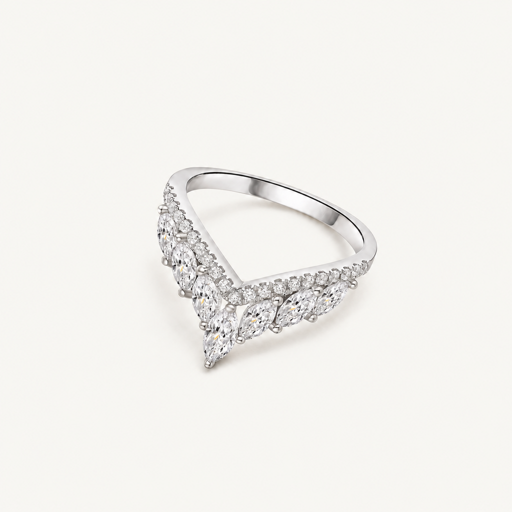 Laurel Crest Ring